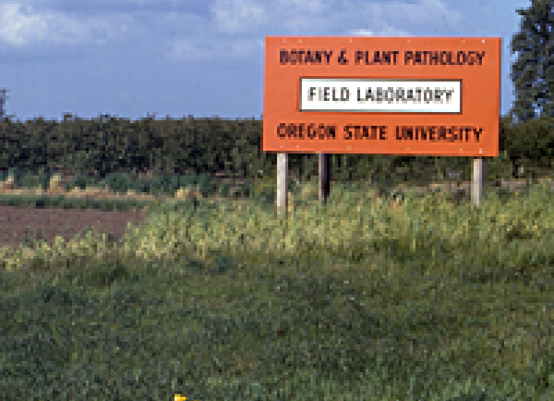 Botany Field Lab sign